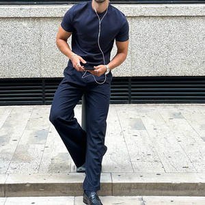 <span class=keywords><strong>T</strong></span>-<span class=keywords><strong>shirt</strong></span> classique à col rond en coton premium, doux, infroissable, respirant, coupe ajustée, <span class=keywords><strong>bleu</strong></span> <span class=keywords><strong>marine</strong></span>, manches courtes - Product Image 2