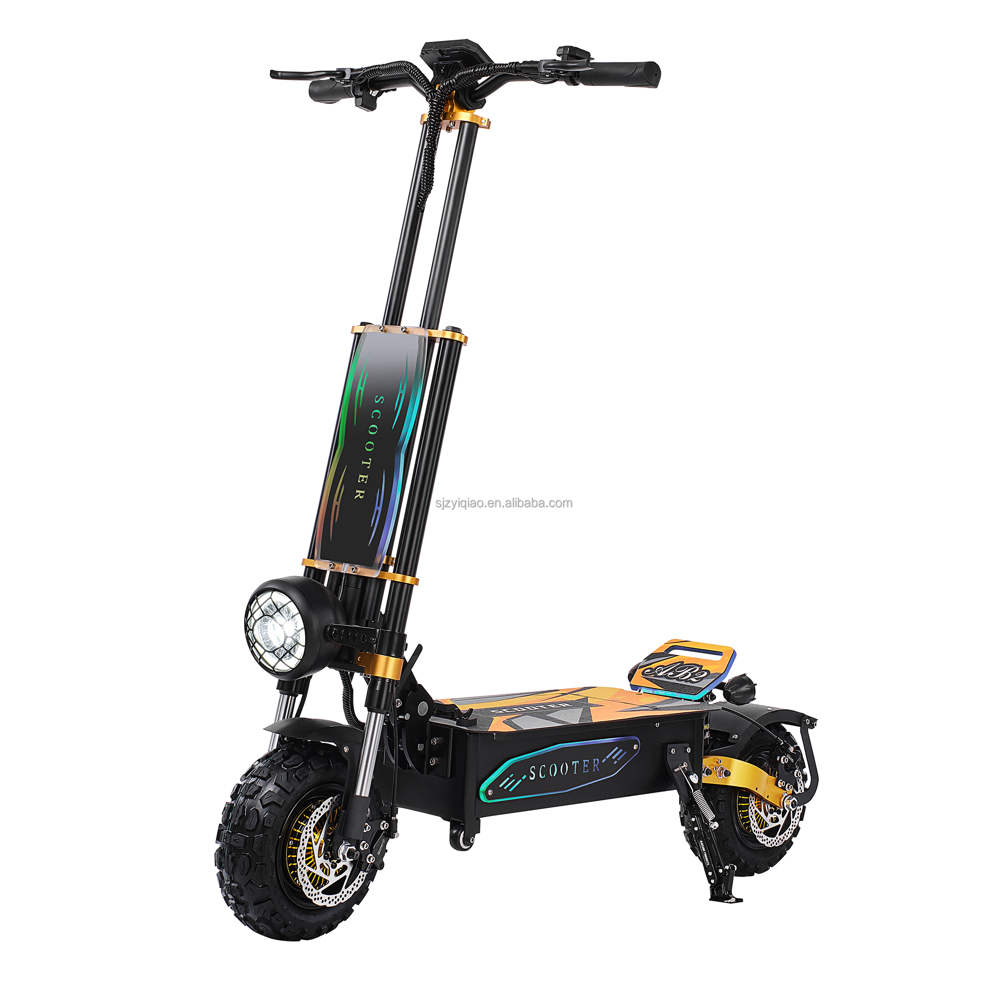 邦楽 THE SCOOTERS COMPLETE BOX BOXX electric scooter looks sort of like a rideable suitcase