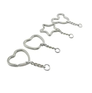 थोक कस्टम रंग प्यारा डिजाइन के लिए प्यार दिल के आकार का धातु कुंजी श्रृंखला फ्लैट चाबी की अंगूठी उपहार