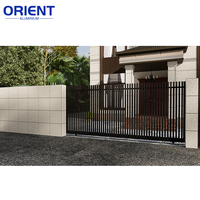 Portail coulissant en aluminium de qualité industrielle, motorisé et personnalisé, pour propriétés commerciales, maisons modernes et jardins.