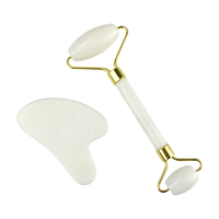 Rouleau de jade blanc naturel personnalisé avec logo et Gua Sha – Ensemble de massage facial double tête pour le soin de la peau, outil de beauté silencieux pour le cou et le visage