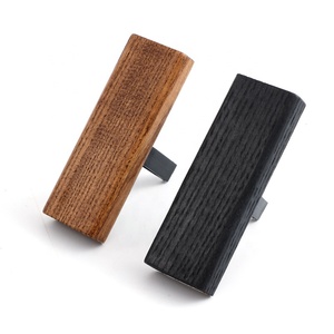 Diffuseur de <span class=keywords><strong>parfum</strong></span> solide de luxe personnalisé en bois <span class=keywords><strong>parfum</strong></span>é, éclairage d'ambiance, désodorisant longue durée à clipser sur l'échappement de voiture en bois - Product Image 2