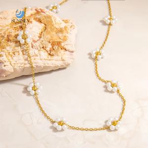 요약 18K 골드 도금 진주 목걸이 유행 도매 고급 진주 꽃 모양 패션 보석 제조 업체 - Product Image 1