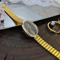 Montre à Quartz Tendance avec Bracelet Chaîne, Cadran Ovale, Boucle Empilable, Polyvalente pour Femme