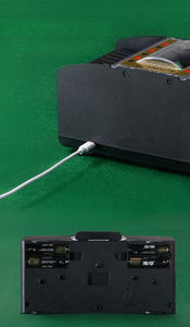 Barajador de cartas automático para 2, 4 o 6 Barajas Máquina barajadora de naipes eléctrica para póker, casino y juegos caseros - Product Image 4