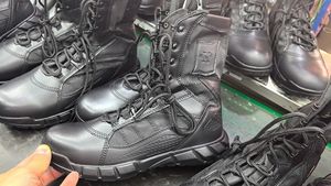 TSB0109 Vente en gros Bottes de désert légères noires de 9,5 pouces en cuir de vachette suédé avec semelle extérieure en PU - Product Image 4