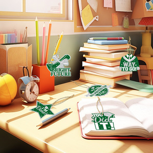Adornos colgantes para graduación, decoraciones de papel para fiesta de graduación, pegatinas de pared, diseño verde y blanco - Product Image 4