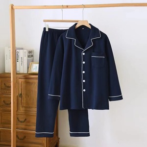 Ensemble de pyjamas d'automne avec logos personnalisés Pyjamas uni en coton <span class=keywords><strong>pour</strong></span> femmes Cardigan à revers Vêtements de nuit <span class=keywords><strong>pour</strong></span> couple Pantalons à manches longues <span class=keywords><strong>Nuisette</strong></span> chaude <span class=keywords><strong>pour</strong></span> hommes - Product Image 1
