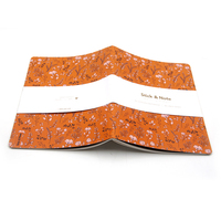 Mini cahier d'exercices A5 personnalisé pour les élèves de l'école avec couverture en papier pour couture en selle, agrafé et imprimé.