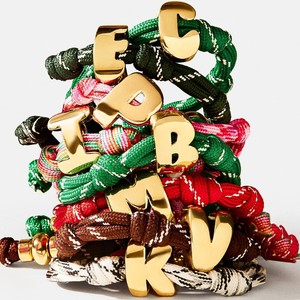 بسعر الجملة سوار حلي مرصع يدويًا بحبل قابل للتعديل سوار صداقة بحروف فقاعات ذهبية - Product Image 4
