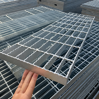 Grille de sécurité extérieure en métal, plaque de treillis en acier galvanisé pour l'accès sur les chantiers de construction
