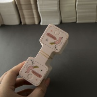 Étiquettes de bijoux en papier cuivré pliées avec logo de marque d'usine, personnalisables en forme et en taille, étiquettes de collier découpées à la forme et suspendues