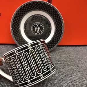 Nuevo producto, 2 tazas, juegos de café de lujo en Blanco y Negro Nórdico de cerámica, juegos de sala de estar, tazas y platillos de té de porcelana - Product Image 3