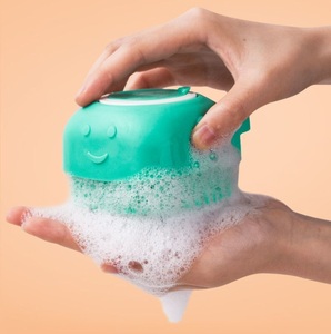 Köpük evcil bakım banyo ürün Pet banyo fırçası silikon sabun dağıtım masaj çevre dostu köpekler için köpek tımarlama fırçası - Product Image 1