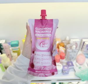 Lait Corporel Nourrissant Haute Efficacité Bismid, Blanchissant Instantané, Protection Solaire, Rafraîchissant, Non Gras, Éclaircissant aux Herbes, Unisexe - Product Image 1