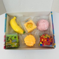 Ensemble de jouets sensoriels croquants et moelleux aux saveurs de fraise, banane, fromage, fruits et aliments, en provenance de notre entrepôt aux États-Unis, idéal pour les cadeaux et les fêtes.