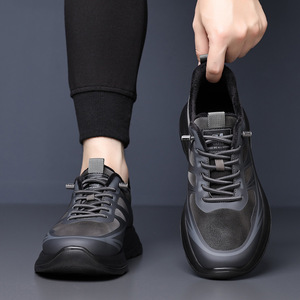 รองเท้าเดินป่าผู้ชาย พื้นรองเท้ายางระบายอากาศได้ดี ส้นแบน ใส่สบายๆ สำหรับเล่นกีฬาและสวมใส่ทั่วไป - Product Image 3