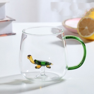 Caneca de Vidro Transparente Personalizada com Padrão de Animal 3D Resistente ao Calor Única e Fofa com Cabo Colorido - Product Image 4