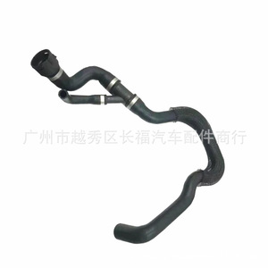 ท่อยางหม้อน้ำ LR024236 สำหรับแลนด์โรเวอร์ อะไหล่เปลี่ยนท่อยางน้ำ - Product Image 1