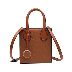 Sac à Main Femme Haut de Gamme Lettres Gaufrées Bandoulière Luxe Fermeture Éclair Décontracté Léger Printemps Mode Poignée Simple Portable - Product Image 5