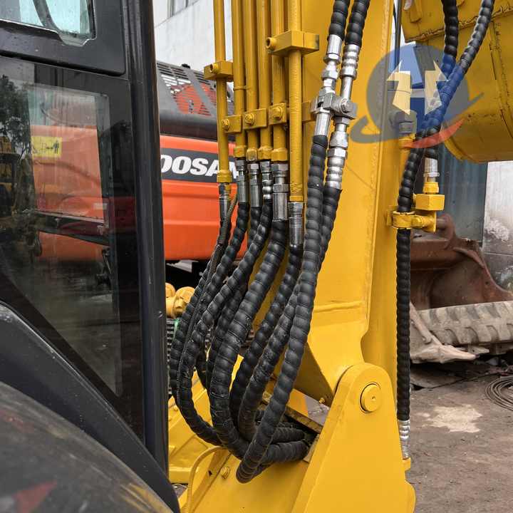 Flexible Mini Used Digger Komatsu PC55 5 Ton Second Hand 100% Japan ...