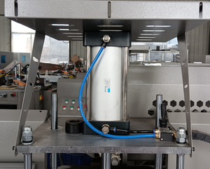 Machine de fraisage intelligente pour les portes et fenêtres en aluminium, poteau central, répondant aux exigences de profil différents - Product Image 4