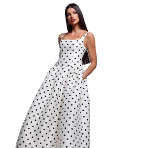 BR6425 Falda Larga Blanca sin Cuello con Estampado de Lunares, Cintura Alta y Tirantes Ajustables, Artículo de Moda para Mujer - Product Image 5