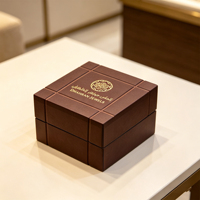 Boîte à bijoux en bois de luxe avec impression en relief et motif carré, boîte cadeau avec couvercle, pour vernissage, couleur et taille personnalisées faites à la main