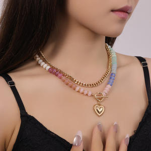Collar de cadena delicado con cuentas acrílicas de color dopamina, ecológico, estilo único de capas, con colgante de corazón para mujer - Product Image 3