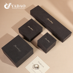 Caja de Joyería de Gamuza de Lujo YADAO con Forro de <span class=keywords><strong>Terciopelo</strong></span> y Logotipo Personalizado para Guardar Anillos, Collares, Pulseras y Pendientes - Product Image 1