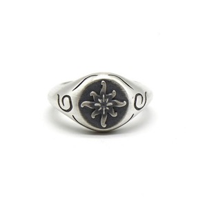 Anello con sigillo a forma di girasole vintage, in metallo argentato opaco antico, per uomo e donna - Product Image 1