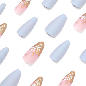 Faux ongles à presser personnalisés, dorés à la feuille d'or, motif feuille blanche, finition bleu mat, de designer premium, vente en gros - Product Image 4