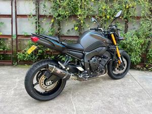 Yamaha <span class=keywords><strong>FZ8N</strong></span> 779cc Moteur 4 cylindres en ligne Naked Streetfighter 106 CV, Fourches inversées dorées et échappement modifié (Sport Commuter) - Product Image 2