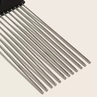Peigne de coiffure classique avec aiguille en acier inoxydable en métal noir idéal pour la perruque afro africaine bouclée tresse démêlant peigne de levage