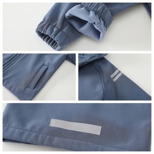 Vestes pour enfants OEM printemps et automne, vestes <span class=keywords><strong>softshell</strong></span> de couleur unie pour garçons, vestes imperméables pour enfants, avec intérieur en polaire fine - Product Image 4