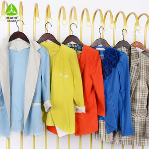 Balles de <span class=keywords><strong>blazer</strong></span> usagés mixtes provenant du Royaume-Uni Vêtements d'hiver quantité minimale de commande 45kg - Product Image 2