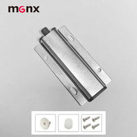 Kastdeur met push-open, soft-close magnetische sluiting, zilver/gouden afwerking, zonder handgreep, rebounder voor moderne keuken.