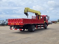 Grue mobile montée sur camion de 8 tonnes Dongfeng 4x2 pour la construction