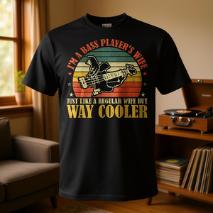 T-shirt pour femme de bassiste, design vintage avec guitare, taille adulte unisexe - Product Image 3