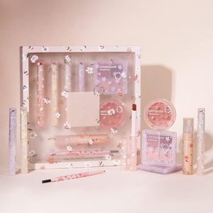 Kit de maquillage pour femmes Ensembles de maquillage 8 pièces, <span class=keywords><strong>palette</strong></span> de rouges à lèvres et de fards à paupières 4 couleurs Boîte cadeau 8 pièces - Product Image 5