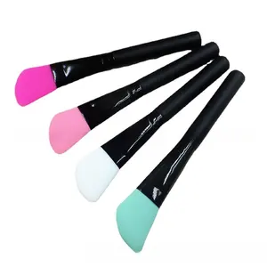 Good quality makeup brush Wooden handle silicone mask brush Soft head Beauty tools silicone brush