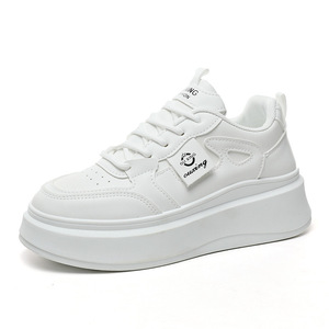 Baskets <span class=keywords><strong>d</strong></span>'été <span class=keywords><strong>d</strong></span>écontractées <span class=keywords><strong>pour</strong></span> femmes nouveau Style respirant couleur unie augmentant la hauteur chaussures de Style de marche polyvalentes à âme épaisse - Product Image 2