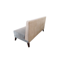 Canapé-banc moderne gris rembourré 3 places, mobilier d'intérieur pour hôtel et villa, avec dossier capitonné bicolore et sans accoudoirs, idéal pour salon