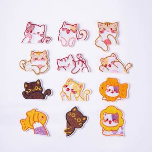 แพทช์ปักลายแมวน่ารักแบบรีดติด/สติ๊กเกอร์ติดเอง สำหรับตกแต่งกระเป๋า เสื้อผ้า หมวก - Product Image 1