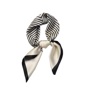 Foulard en soie de Style Vintage pour femmes printemps mode rayé 70 carré écharpe avancée crème solaire été Polyester en gros - Product Image 1