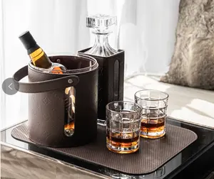 Wine Decanter Wine Glass Bottles Luxury Cups with Real Leather Cover a Set of Bottle Drinking Whisky Glass Party MAO with 2 Pcs