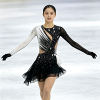 Robe de patinage artistique à manches longues contrastée noir et blanc, dos découpé, plumes et strass, pour filles et femmes adultes