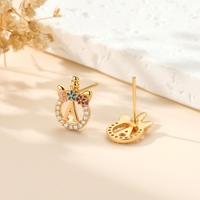 Boucles d'oreilles clous hypoallergéniques en cuivre plaqué or avec zircon, motif licorne et lettres florales multicolores, idéales pour l'anniversaire des enfants