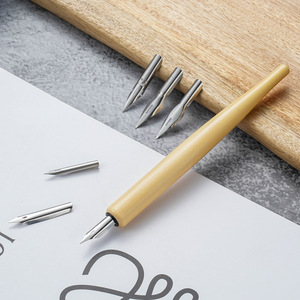 Kalligrafie-Tauchstift-Set mit 5 austauschbaren Metallspitzen und Vintage-Holzgriff für künstlerisches englisches Comic-Zeichnen - Product Image 1