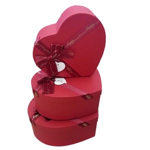 Red heart gift paper box